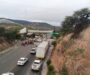 Ediles chocholtecas bloquean la caseta de Suchixtlahuaca