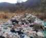 Tiran basura en la carretera de la Sierra Norte de Oaxaca
