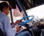 Chófer de la ruta a San Lorenzo Cacaotepec pone en riesgo a los pasajeros