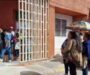 Jubilados toman oficinas del IEEPO exigiendo pago de prima de antigüedad