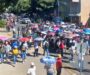 Marcha la Sección 22 desde la Fuente de las Ocho Regiones hacia el Zócalo de Oaxaca.