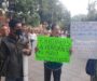 Pobladores de Santa María Atzompa protestan en el Palacio de Gobierno para exigir obras públicas