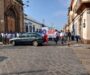 Trabajadores de Salud bloquean calles del Centro Histórico de Oaxaca; exigen salida de funcionaria en Tlacolula
