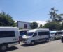 Protesta de transportistas provoca caos vial y mantiene bloqueadas las oficinas del Centro SICT Oaxaca