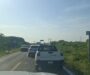 Vecinos de Tehuantepec bloquean la carretera 190 en demanda de agua potable.
