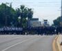 Trabajadores de la UTVCO denuncian presunta represión durante protesta y exigen solución a conflicto laboral.
