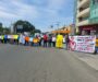 Bloquean trabajadores del COBAO Avenida Universidad; advierten que no se retirarán hasta obtener respuesta