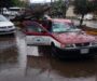 Árbol cae sobre taxi durante fuerte lluvia en Símbolos Patrios