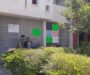 Docentes y administrativos de la Normal de Teposcolula bloquean calle en la colonia Reforma.