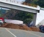 Bloqueo total paraliza la Barranca Larga–Ventanilla; pobladores exigen obras y paso libre.
