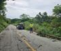Lluvias provocan socavones y afectan carretera 200 en la Costa de Oaxaca