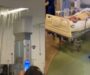 Indignante y criminal que pacientes sean atendidos y personal de salud trabajen en medio de la mierda