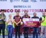 Ray Chagoya entrega Banco de Materiales en Lomas de Santa Rosa