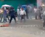 Jubilados de la Sección 22 bloquean avenida Lázaro Cárdenas; exigen heredar plazas a sus hijos